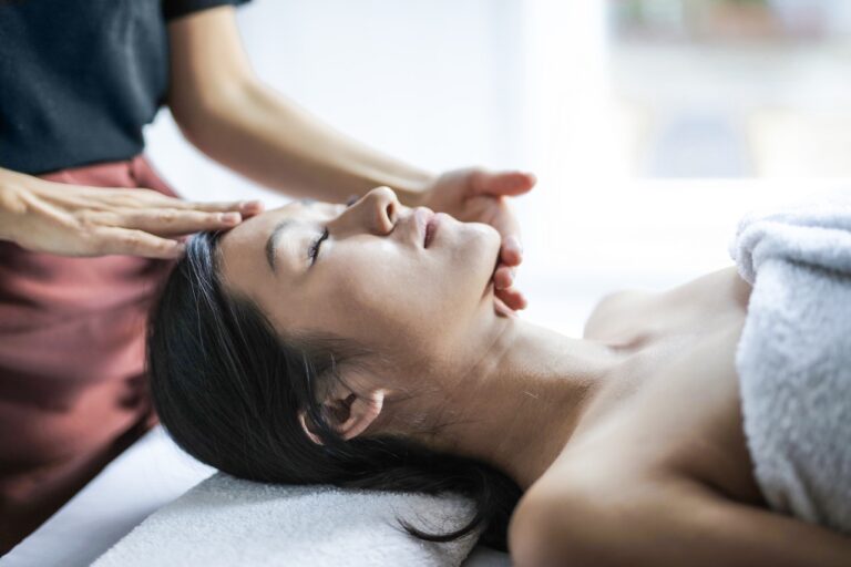 Benefits of head and face spa massages for your skincare routine